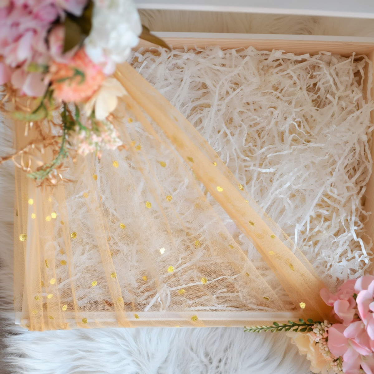 Luxury Wedding Trousseau Packing Tray with Floral Decor & Net Draping | Bridal Gift Hamper Tray