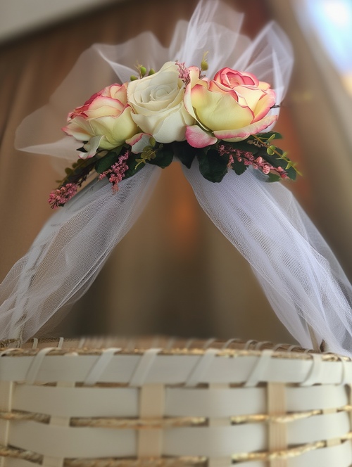 Elegant Floral Woven Gift Basket with Net Bow | Decorative White Hamper Basket with Artificial Roses | Wedding, Baby Shower & Return Gift Packaging Tray